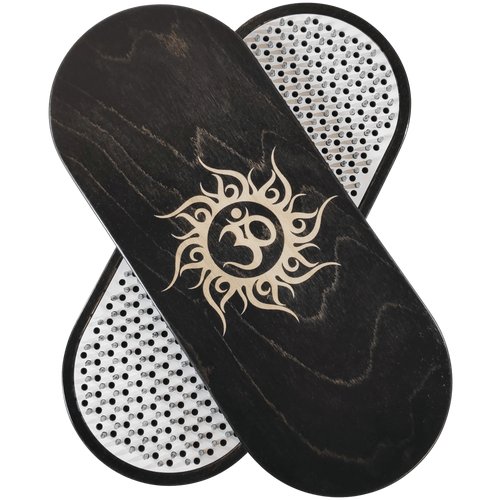 Доска Садху DreamBoard-TRAVEL с гвоздями для йоги, для начинающих шаг 10 мм, цвет Черный, Ом в Солнце, классическая, до 45 размера ноги